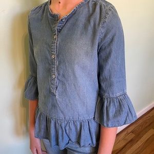 Levi’s girls ruffle blouse